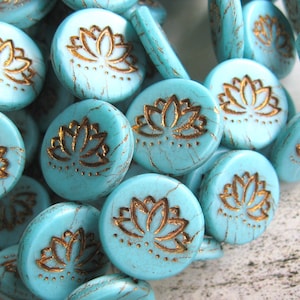 Fiore di loto 2 esclusive perle di vetro di Boemia 18 mm perla centrale in seta blu acqua con lavaggio bronzo scuro opaco perline ceche originali in rilievo