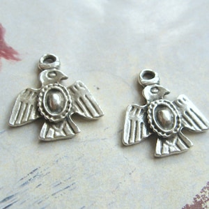 2 Anhänger Thunderbird Vogel Ethno 19 x 19 mm versilbert Kettenanhänger Pendant Charm Aztec Boho Festival Hippie Ethnomuster Bettelschmuck