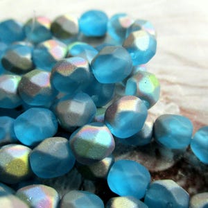 25 Böhmische Glasperlen Pacific Blue transparent mattiert Metallic AB 6 mm Glasschliffperlen original czech beads feuerpoliert facettiert