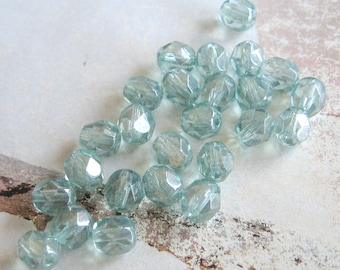 25 Böhmische Glasperlen light aqua green Lüster 6 mm rund Glasschliffperlen feuerpoliert original czech beads transparent Lüster facettiert