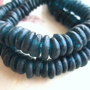 10 vecchi dischi di perle di vetro ca. 10 - 11 mm verde acqua scuro vetro riciclato verde petrolio Ghano Krobo Beads dischi di vetro africano etnico