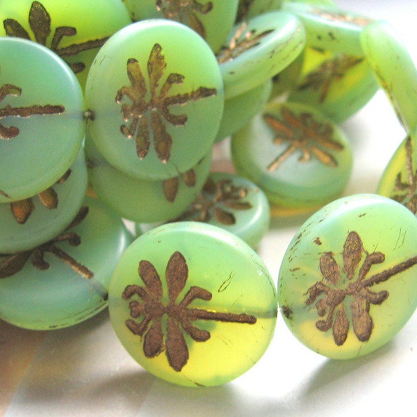 Dragonfly 2 exclusive Böhmische Glasperlen 23 mm limette opal matt Bronze Finish semitransparent original czech beads Libelle Boho Hippie