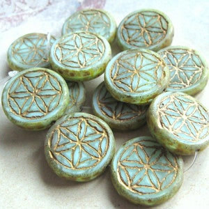 Mandala 2 esclusive perle di vetro di Boemia Fiore della Vita 18 mm verde menta Picasso finitura oro lavaggio perline ceche originali ornamento etno boho
