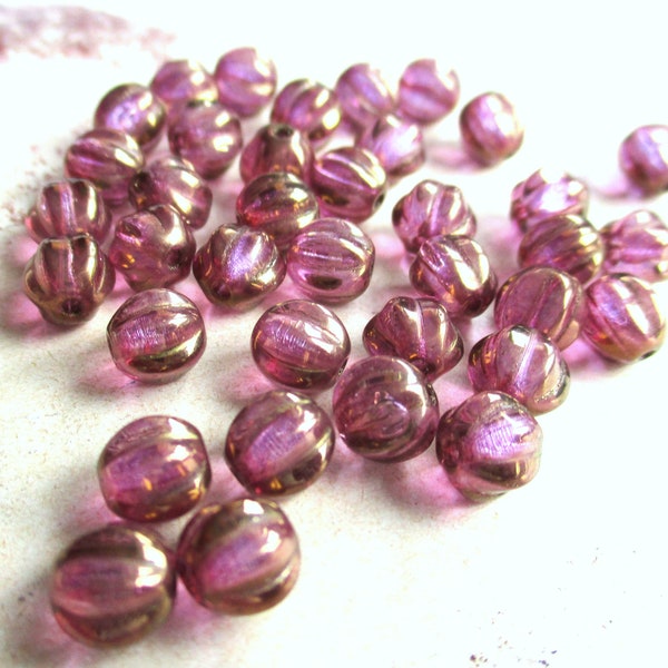 20 Böhmische Glasperlen Melonen 6 mm violett transparent goldfarbener Lüster original czech beads Melons Schmuckherstellung helllila Boho