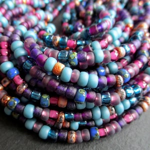 1 long strand 50 cm Rocailles 6/0 Miyuki Matsuno Czech Seed Beads Mix Blue Hour approx. 180 beads zircon blue violet magenta peacock