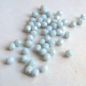 50 Böhmische Glasschliffperlen Dusty Pale Green 3 mm original czech beads facettierte Glasperlen zartgrün opak Miniperlen