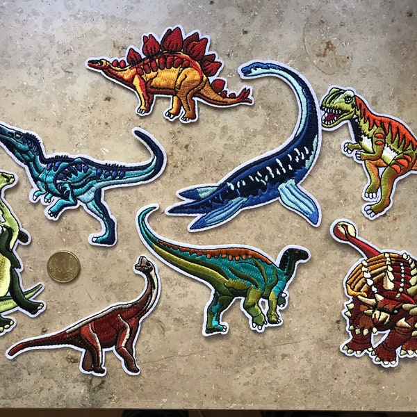 Dinosaurier Bügebilder schwimmend und an Land, verschiedene Patches