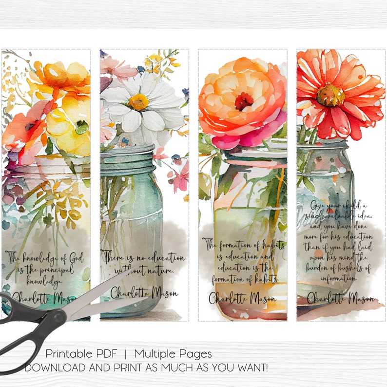 K&ouml;nnte beinhalten: Vier druckbare Lesezeichen mit Aquarell-Illustrationen von Einmachgl&auml;sern, die mit bunten Blumen gef&uuml;llt sind. Jedes Lesezeichen enth&auml;lt ein Zitat von Charlotte Mason, einer P&auml;dagogin, die f&uuml;r ihren Schwerpunkt auf Natur und Gewohnheitsbildung bekannt ist.