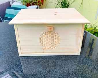 Bread box made of pine wood with flower of life, untreated, handmade;