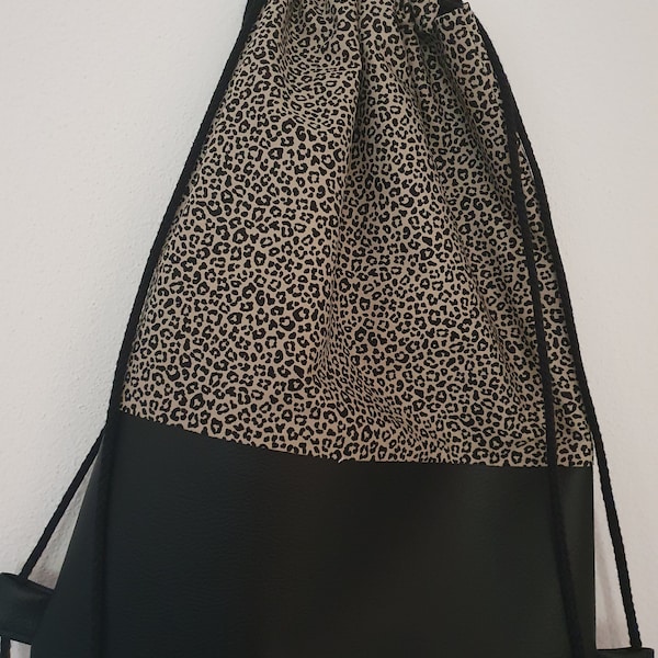 Turnbeutel Leopard schwarz mit Leder