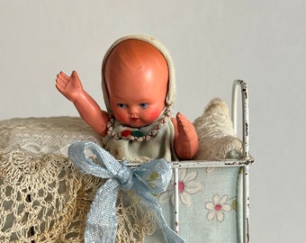 RAR! Vintage Metall Puppenbettchen Puppen Gitter Bett auf Rädern | Antique Iron Metall Dollhouse Doll Toy Bed on Wheels | Germany ±1940