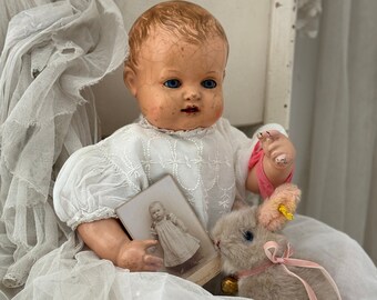 RARE! Belle poupée bébé antique de taille vintage avec vieille robe de baptême en dentelle et lapin STEIFF original + photo CDV fille | "Mon Bébé" | Allemagne
