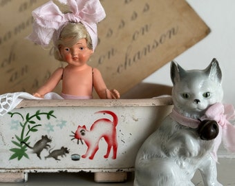 RARE! poupées vintage étain jouet baignoire baignoire et poupée de bain en porcelaine vintage | Décoration en spray CHAT | Göso Kibri Bing Märklin? 1930 -
