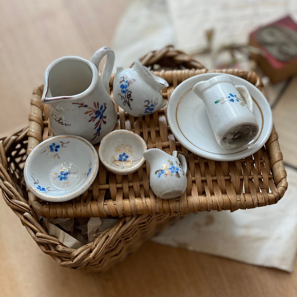 RARE! Old Antique Doll Toy Wicker Basket "PICKNICK" with Lovely Tea Time Dollhouse Porcelain Dish Set Flower Pattern | Germany ±1910 bis