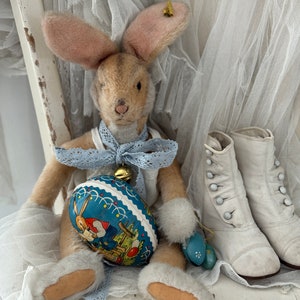 RAR Vintage Spielzeug Stofftier Schlenker Hase Lulac Puppen Kleidchen & Candy Container Oster Ei mit Holzfiguren Orig. STEIFF 1950 Bild 9