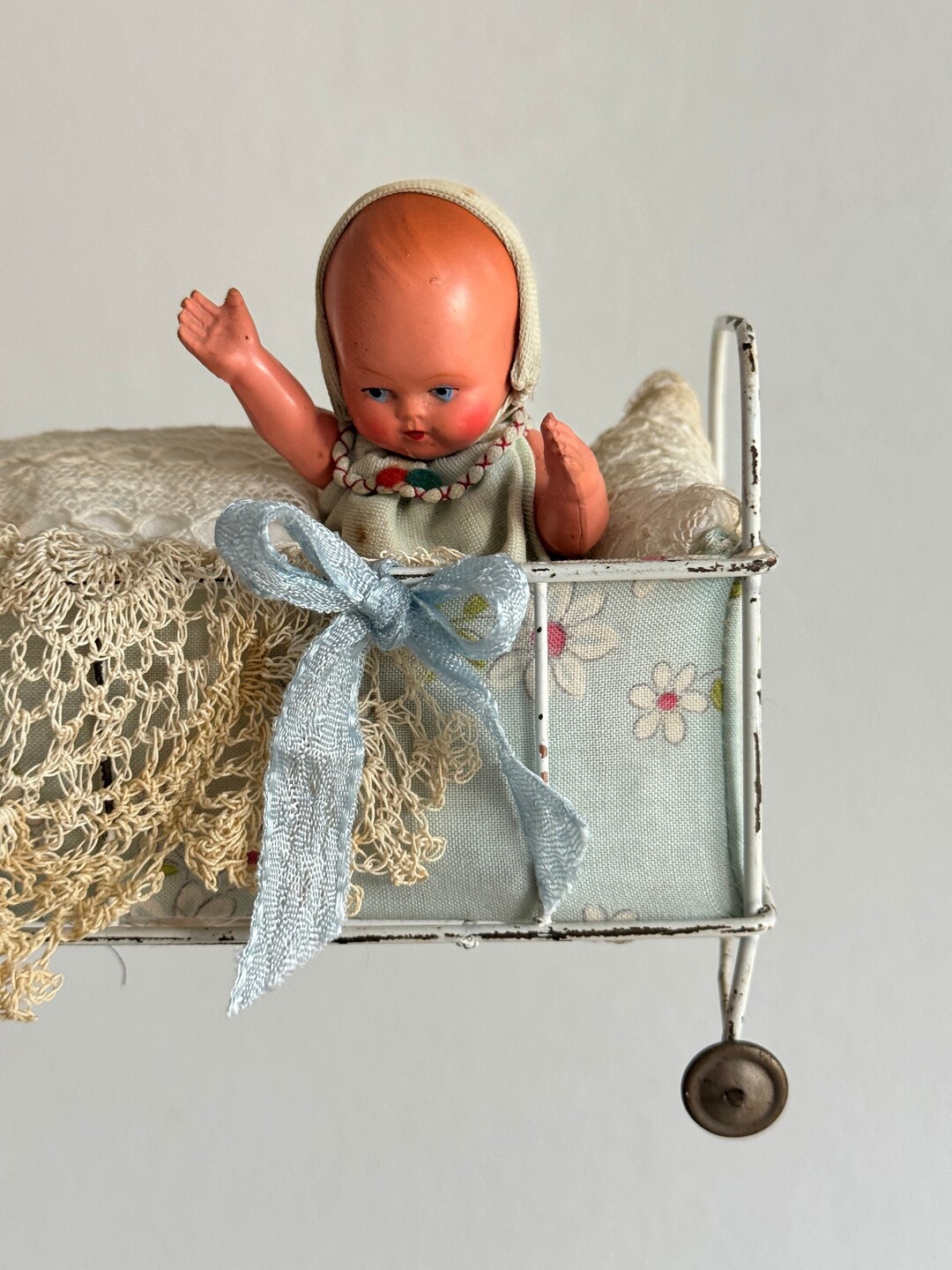 RARE Vintage Metal Doll Bed Dolls Grid Bed on Wheels Antique Iron Metal ...