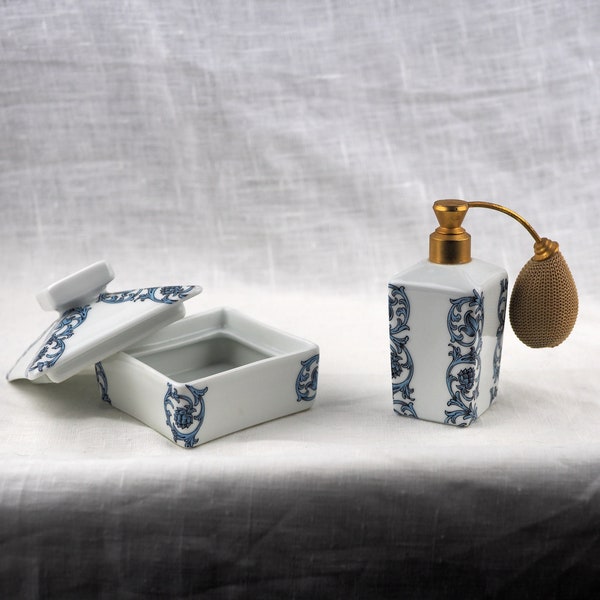 Set poudrier et vaporisateur à parfum en porcelaine  de Limoges à motifs floraux bleus - années 80 - FF Limoges