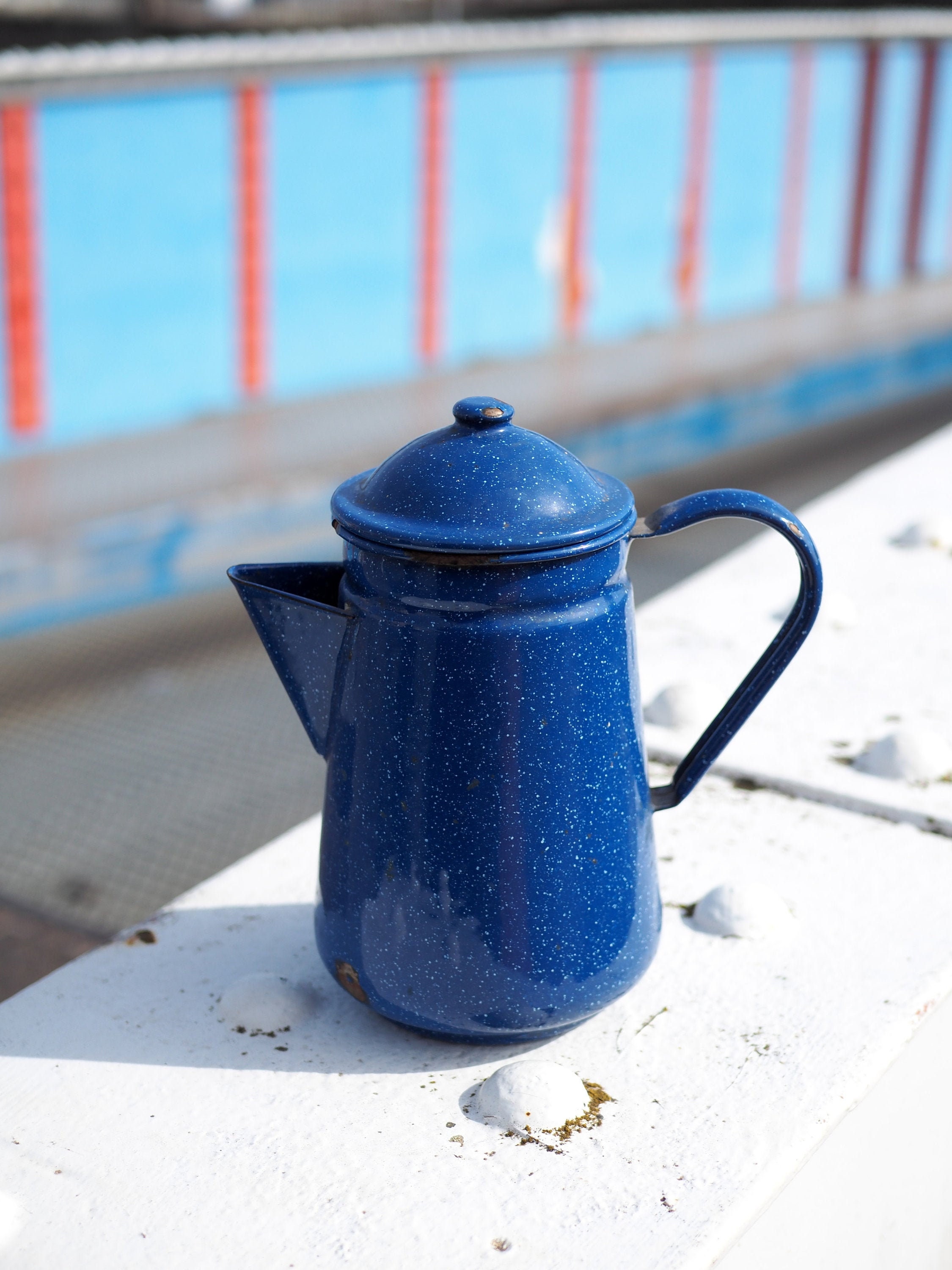 Cafetière en Émail Bleu à Pointillés Blancs - Origine Mexique Mi-xxème