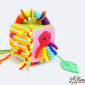 crochet pattern activity cube • game dice • Renirumi