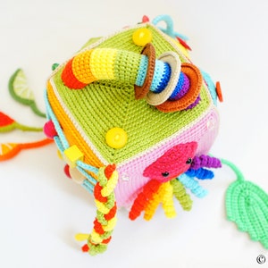 crochet pattern activity cube game dice Renirumi image 3