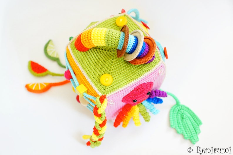 crochet pattern activity cube game dice Renirumi image 3