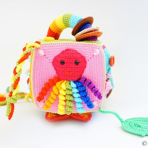 crochet pattern activity cube game dice Renirumi image 6