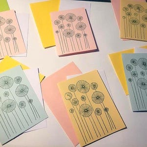 6 cartes "pré estampé" rose/bleu/jaune