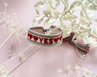 YES bracelet in burgundy, pink and light blue