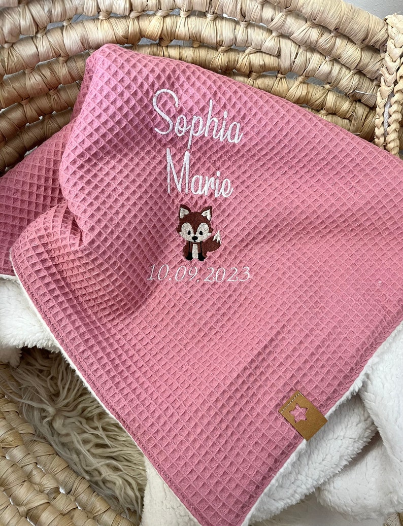 Babydecke Teddyfell personalisierbar mit Namen Wafflepiqué Wafflepique Altrosa Geburt Taufe Kuscheldecke Kinderwagen Bild 5