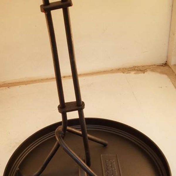 Blacksmith made deluxe dutch oven lid lifter