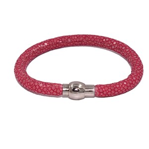Stingray leather bracelet in red, red Statement bracelet, real leather bracelet