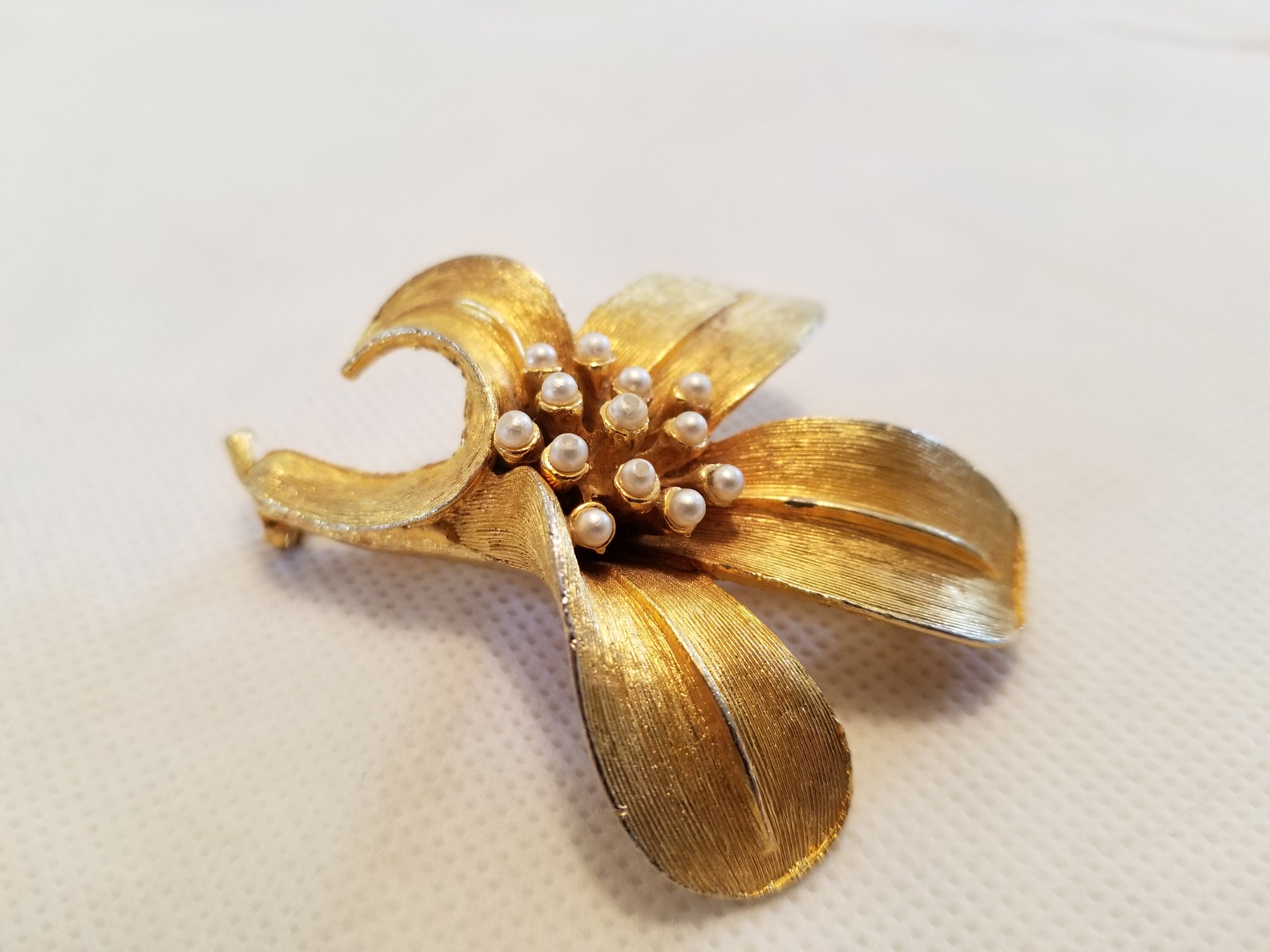 Vintage Gold Tone and Faux Pearl Flower Brooch BSK Jewelry - Etsy UK