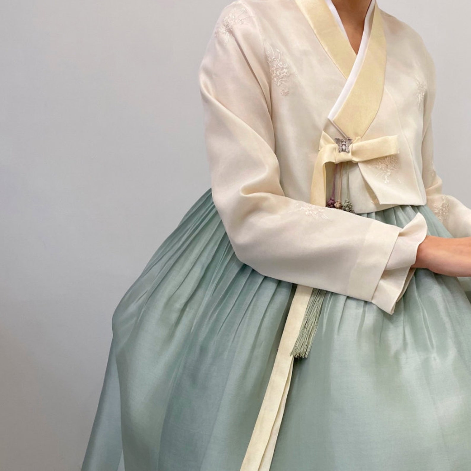 Hanbok Rental _ W38. Green - Etsy Hanbok Rental _ W38. Green - Etsy