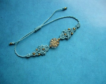 Macrame bracelet, macrame jewelry, micromacrame bracelet, Czech flower glass bead, Rocailles, filigree, dainty, turquoise, aqua
