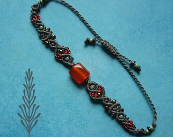 Makramee Armband, Makramee Schmuck, micromacrame bracelet, dunkeloliv, orange, grün, Glasperle, Rocailles, O-Beads