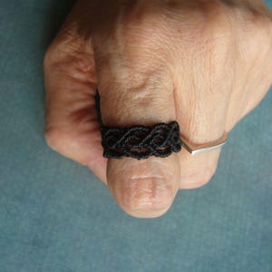 Makramee Ring, Mikromakramee Ring, micromacrame ring, filigran, verspielt, schwarz