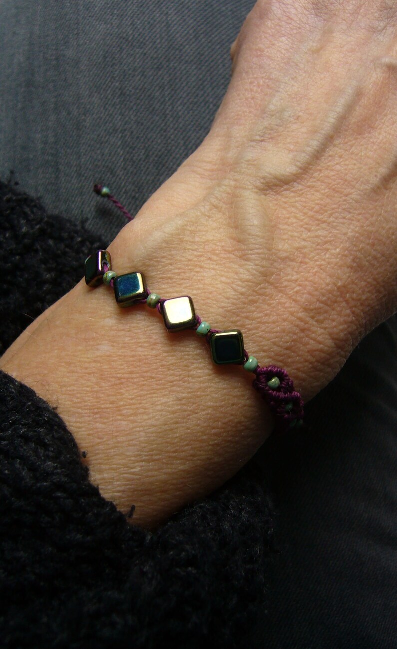 Macrame bracelet, macrame jewelry, micromacrame bracelet, boho, bordeaux, seed beads, Czech glass rhombuses, iridescent image 4