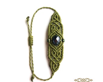SALE * Macrame bracelet, macrame jewelry, micromacrame bracelet, boho, light olive, cut glass beads, SALE