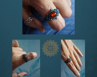 Filigraner Mikromakramee-Ring, micromacrame ring, Geschenk für Frau, Glasperle, Rocailles, petrol, anthrazit, orange