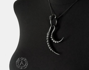 Gothic sieraden, ijzer, smid, handgesmeed, kunstsieraden