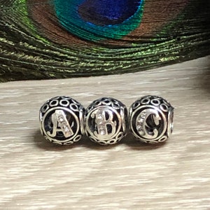 Charm de letra A B C D E F G H I J K L M N O P Q R S T V WX Y Z, Charm de letra del alfabeto, Se adapta al collar de pulsera Pandora, Espaciador de cuentas,
