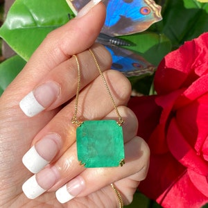 Mesmerizing Natural Green Colombian Emerald Necklace, Emerald May Birthstone, Natural Gemstone Dainty Necklace Emerald Pendant, Gift for Her zdjęcie 8