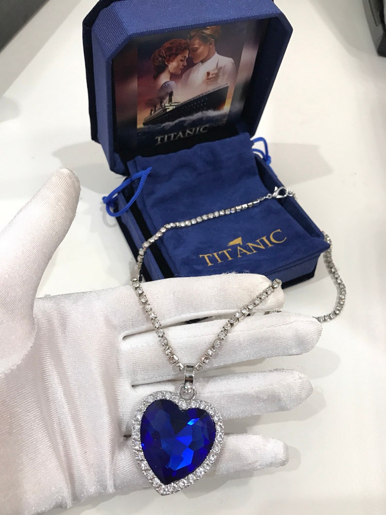 Titanic Necklace , Heart of the Ocean Necklace, Forever Love, Sapphire Necklace , Inspired by Titanic, Rose Necklace from Titanic imagem 4