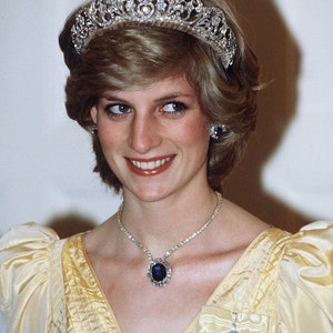 Princess Diana Sapphire and Diamond Jewelry Set Royal Memorabilia Luxury comes with Original Coin and Certificate