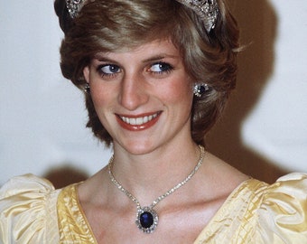 Princess Diana Sapphire and Diamond Jewelry Set Royal Memorabilia Luxury comes with Original Coin and Certificate