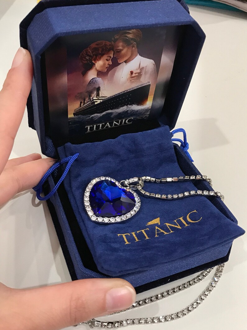 Titanic Necklace , Heart of the Ocean Necklace, Forever Love, Sapphire Necklace , Inspired by Titanic, Rose Necklace from Titanic imagem 3