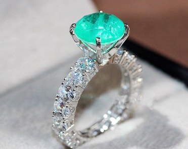 Luxurious 3ct Genuine Neon Colombian Emerald Muzo Solitaire