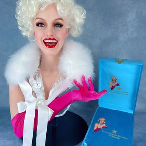 Mystery Box of Jewelry, im Wert von 350 Dollar, Star of Hollywood, der glamouröseste Schmuck der Welt, inspiriert von Queen Bild 8