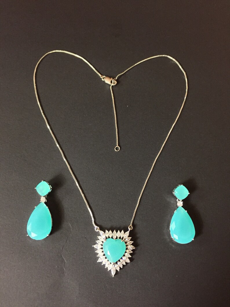 Royalty Halmarked Princess Magnificent Ocean Blue Natural Blue Jade Dangle Drop Earrings