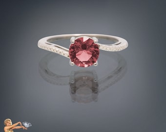 Miracle Alexandrite and Diamond Ring 100% Color Change Red to Green, Promise Ring, Wedding Ring, Engagement Ring, Anniversary Ring
